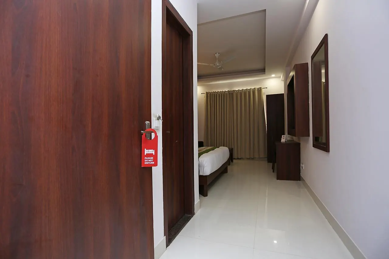 Hotel Arch - Near Aerocity New Delhi