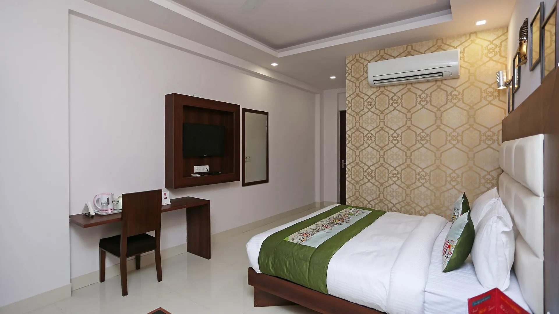 Hotel Arch - Near Aerocity New Delhi